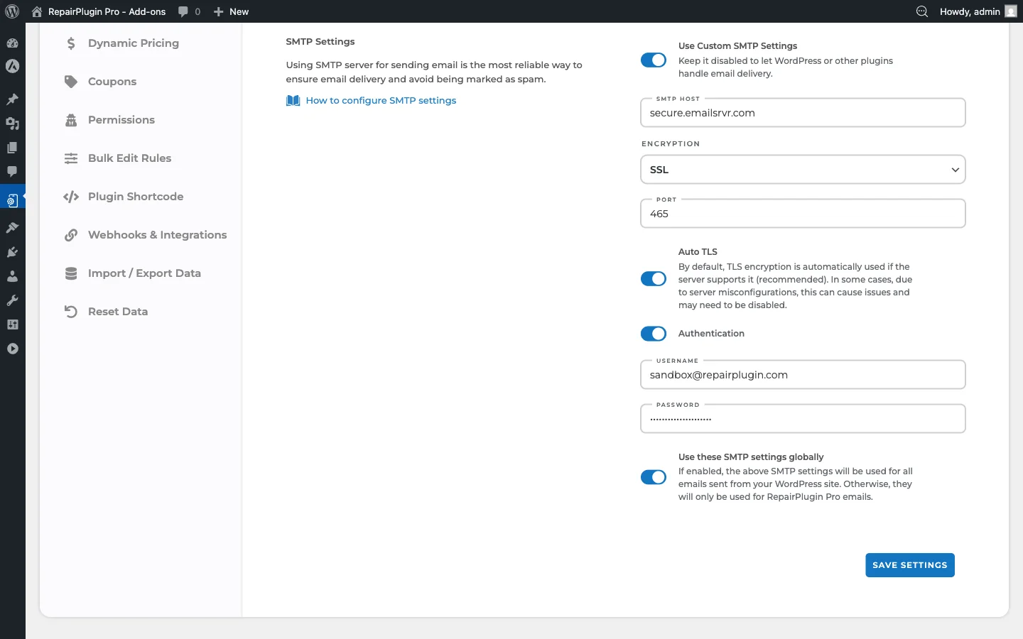 Het gedeelte SMTP-instellingen met authenticatie ingeschakeld, met zichtbare gebruikersnaam- en wachtwoordvelden