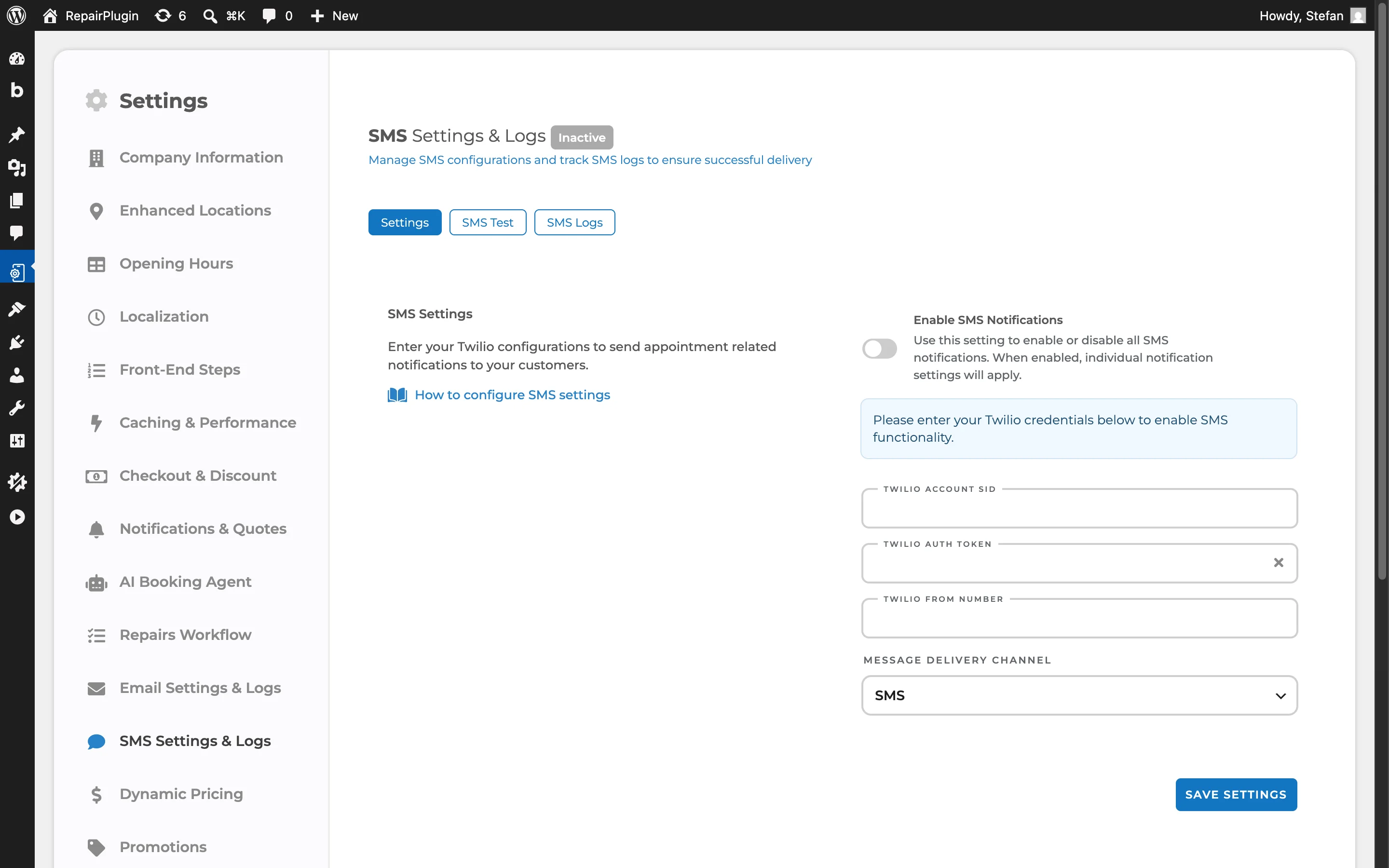 La page SMS Settings & Logs avant la configuration, avec l'interrupteur Enable SMS Notifications, les trois champs Twilio et le Message Delivery Channel réglé sur SMS